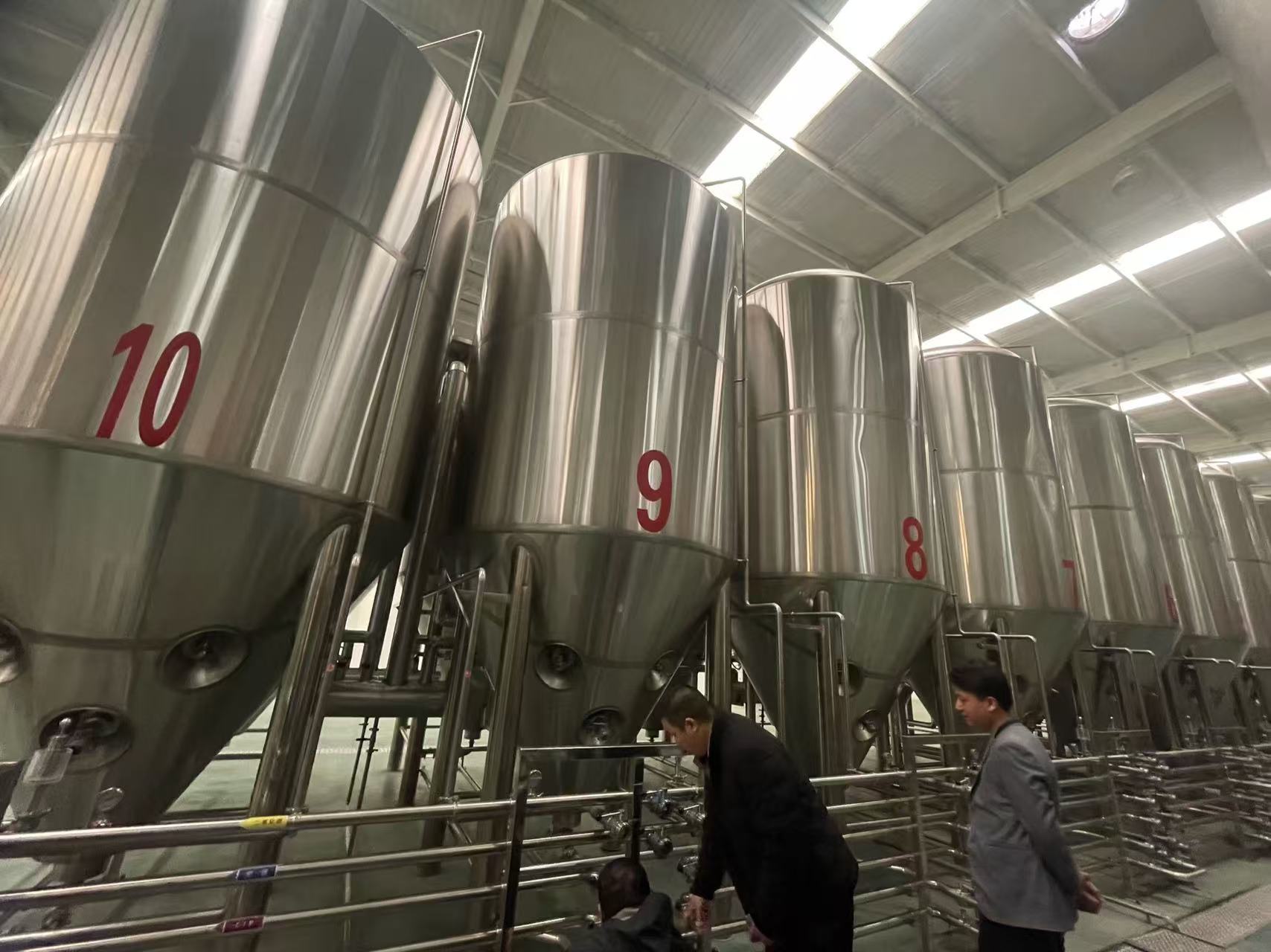 大足精酿啤酒设备厂—平面布置、设备设计、制造、调试、培训等一条龙服务